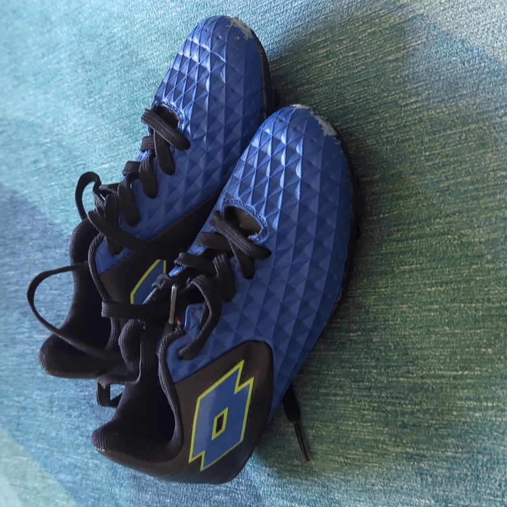 Boys soccer cleats